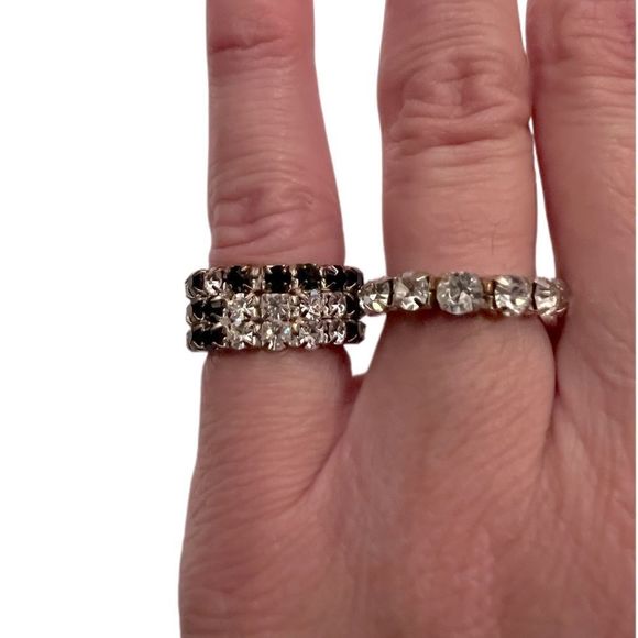 Set of 2 rhinestone stretch rings, sizes 5 & 7 stretchable. - Picture 1 of 4